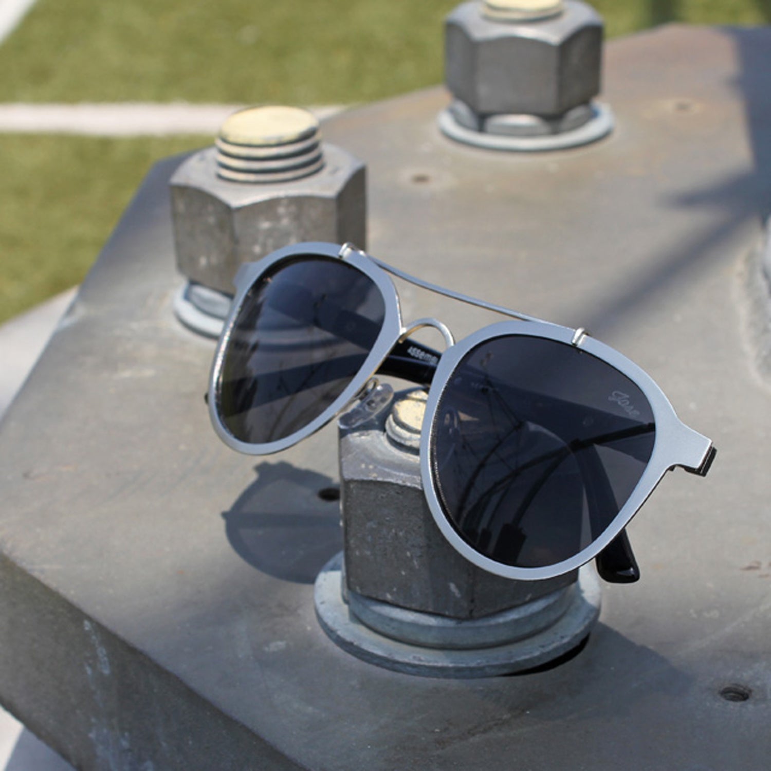 Jase New York Jackson Sunglasses in Matte Silver - Shop Luxurious57